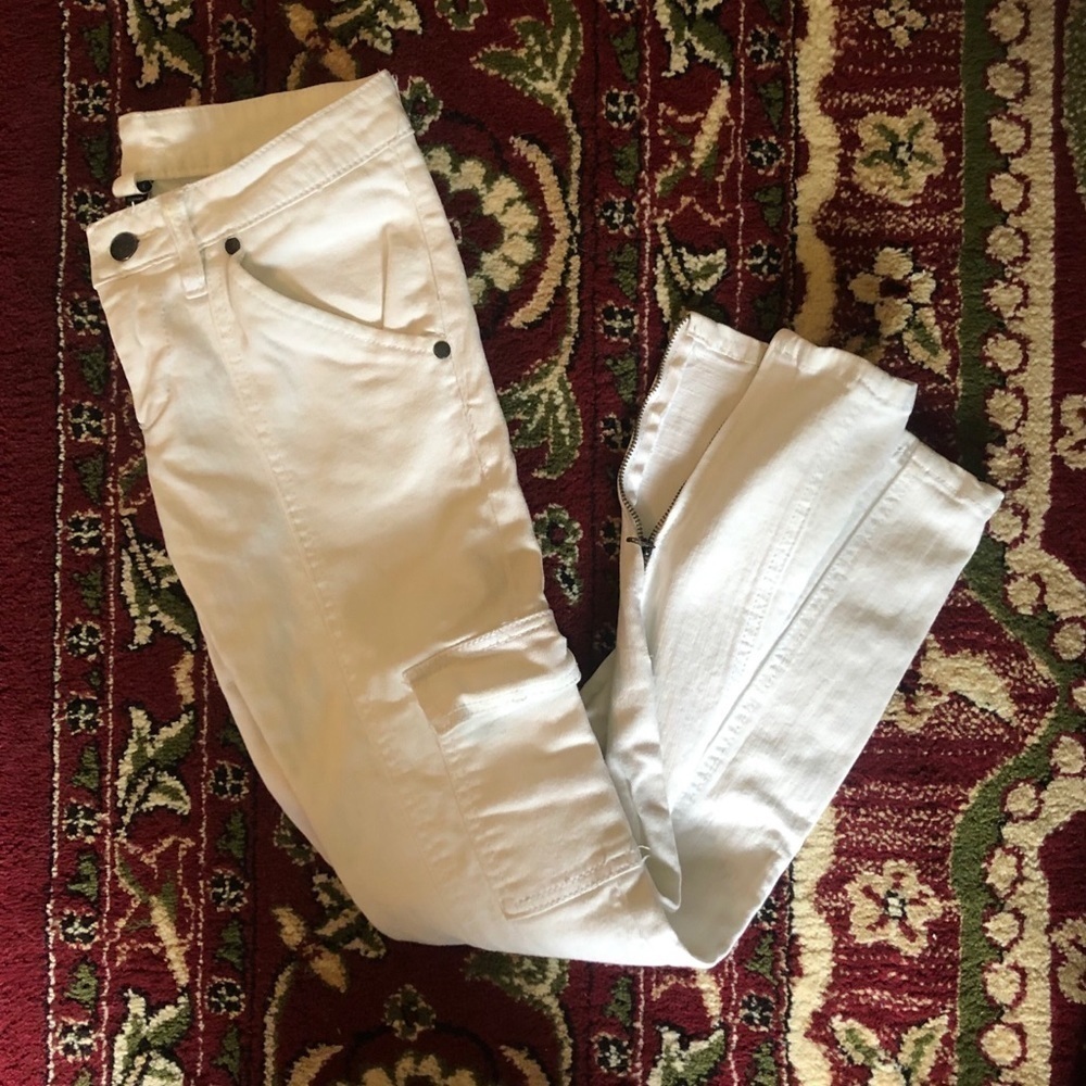 White jeans size 25